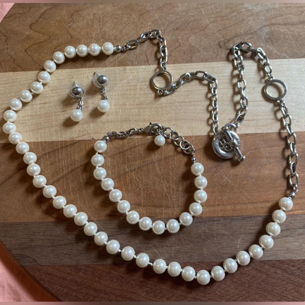 Mary Kay Pearls of Sharing Faux Pearls Necklace, Bracelet, and Earrings Set